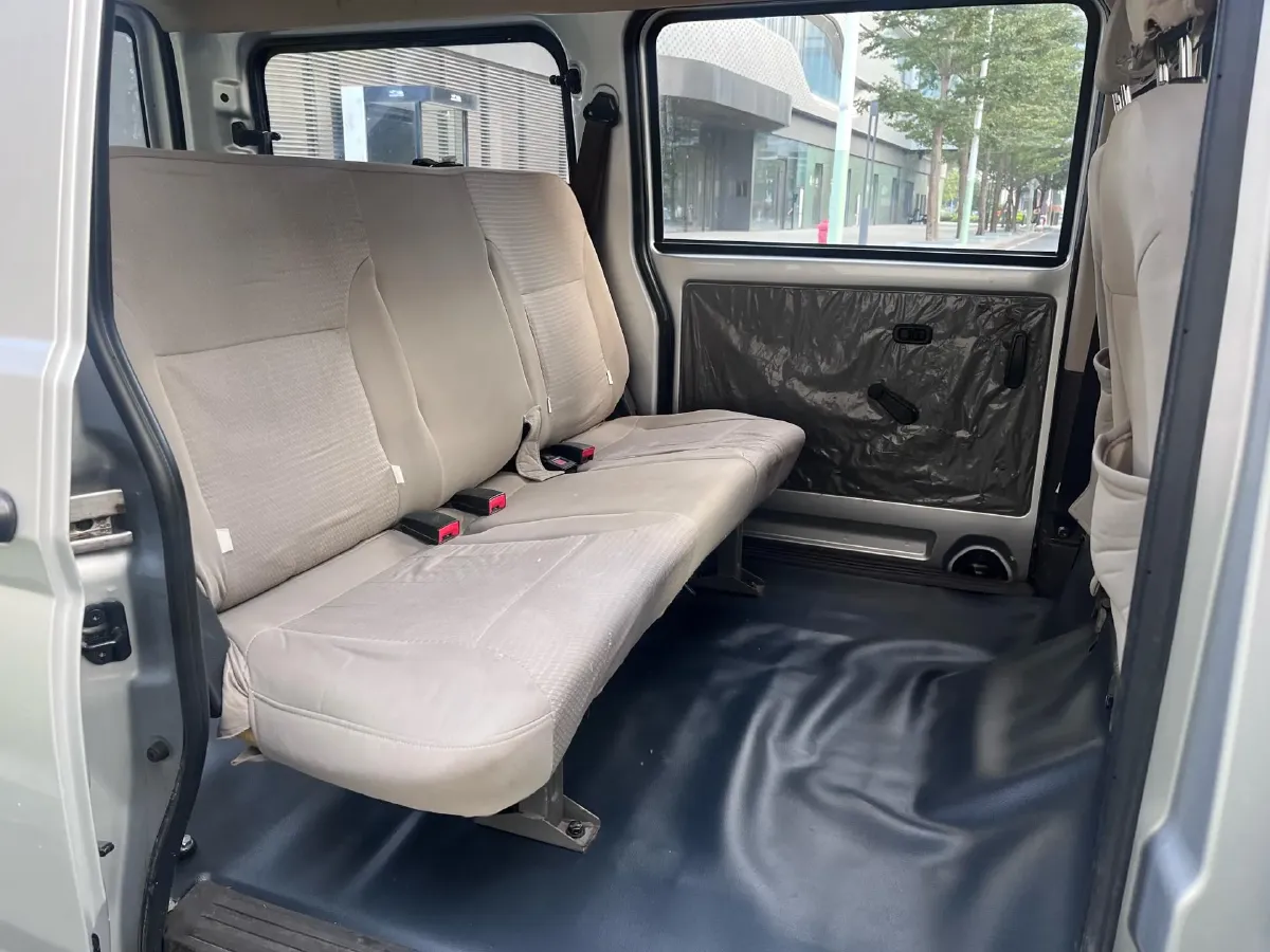 2023 WuLing RongGuang S 1.5L 102HP L4 5MT,autocango,china used car exporter,china ev exporter,chinese used car exporter,chinese used ev exporter