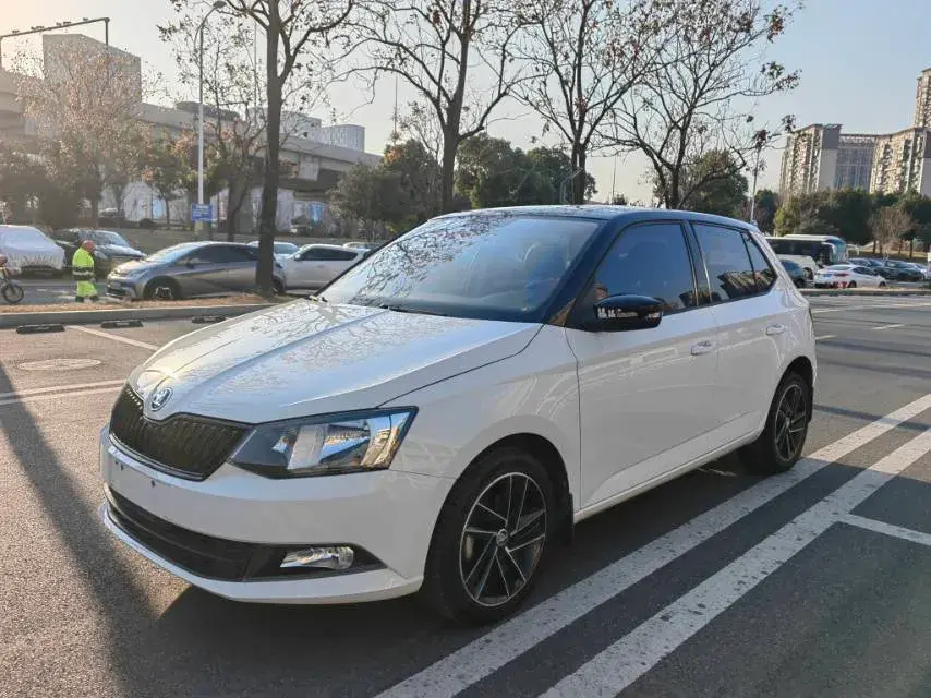 2017 Skoda Fabia 1.6L 110HP L4 6AT