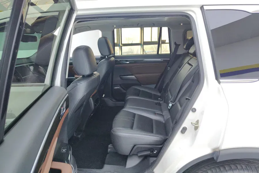 2017 GAC Trumpchi GS8 2.0T 201HP L4 6AT,autocango,china used car exporter,china ev exporter,chinese used car exporter,chinese used ev exporter