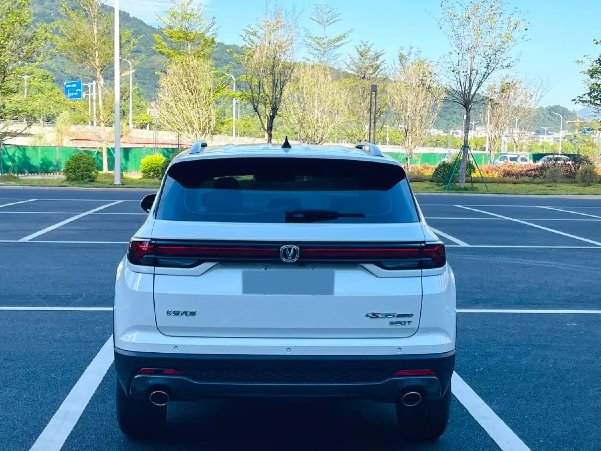 2021 ChangAn CS35 Plus 1.4T 160HP L4 7DCT,autocango,china used car exporter,china ev exporter,chinese used car exporter,chinese used ev exporter