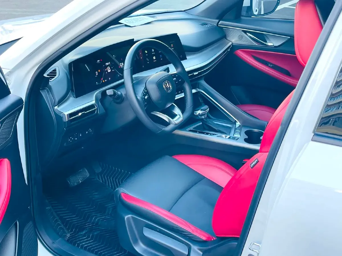 2021 ChangAn CS35 Plus 1.4T 160HP L4 7DCT,autocango,china used car exporter,china ev exporter,chinese used car exporter,chinese used ev exporter