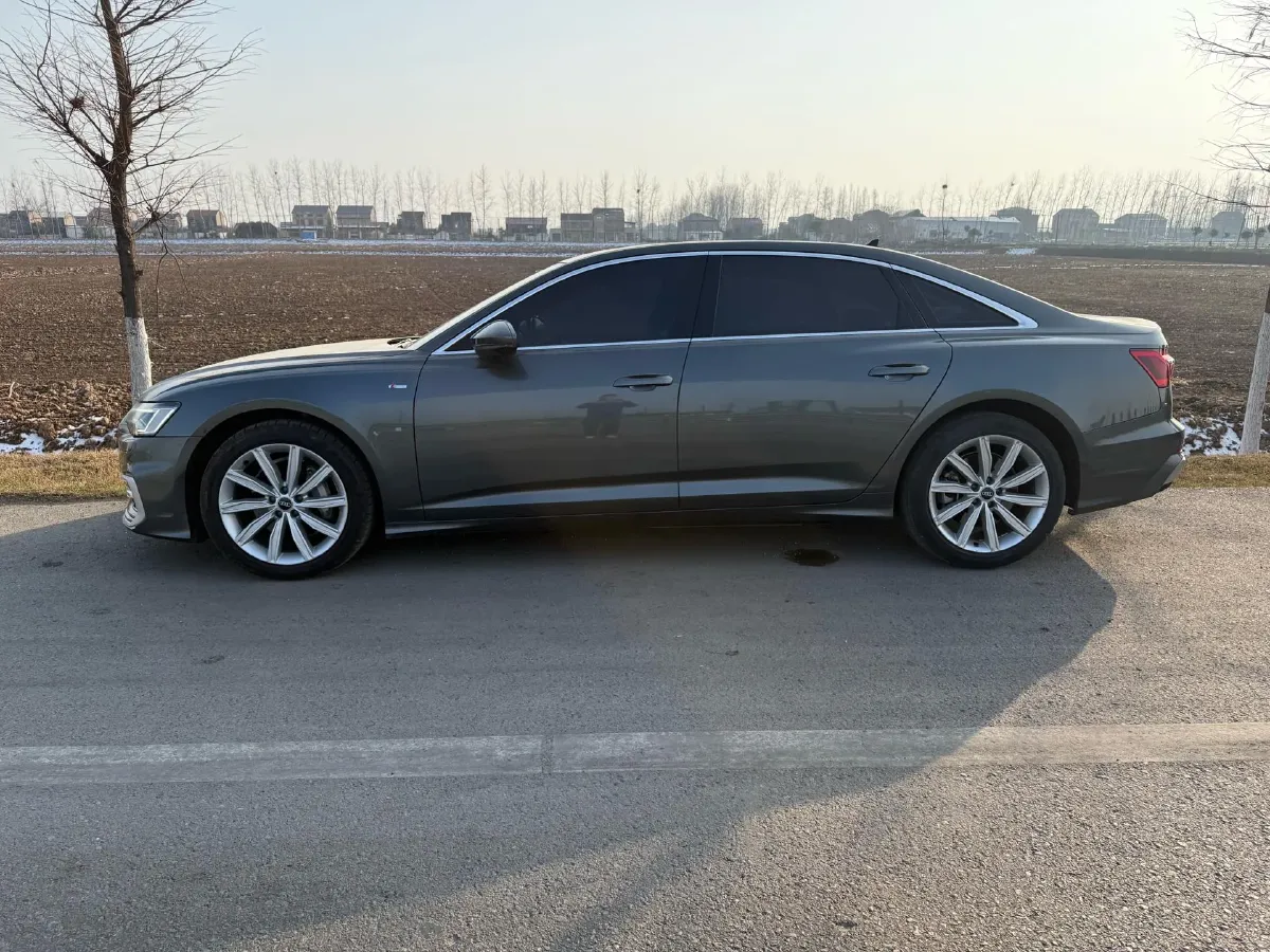 2023 Audi A6L 2.0T 245HP L4 7DCT,autocango,china used car exporter,china ev exporter,chinese used car exporter,chinese used ev exporter