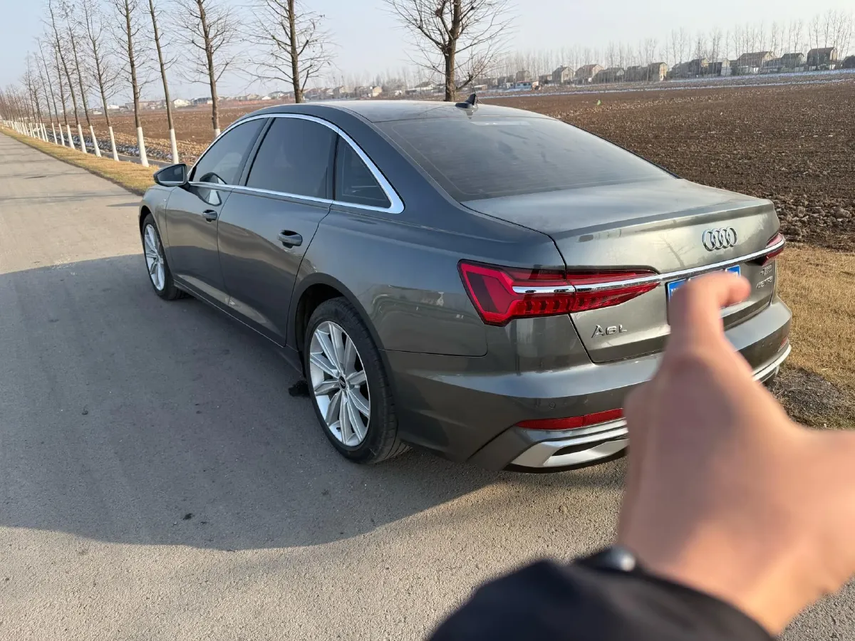 2023 Audi A6L 2.0T 245HP L4 7DCT,autocango,china used car exporter,china ev exporter,chinese used car exporter,chinese used ev exporter