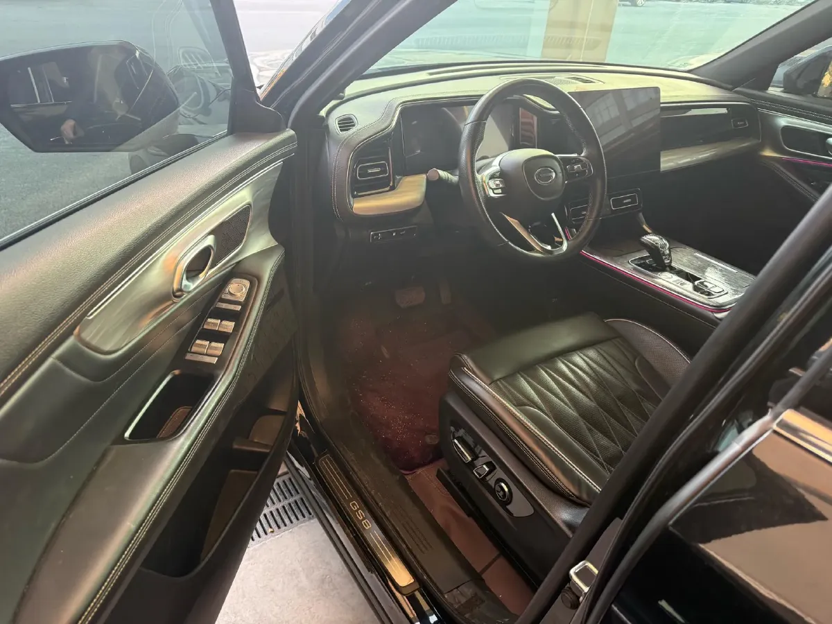 2022 GAC Trumpchi GS8 2.0T 252HP L4 8AT,autocango,china used car exporter,china ev exporter,chinese used car exporter,chinese used ev exporter