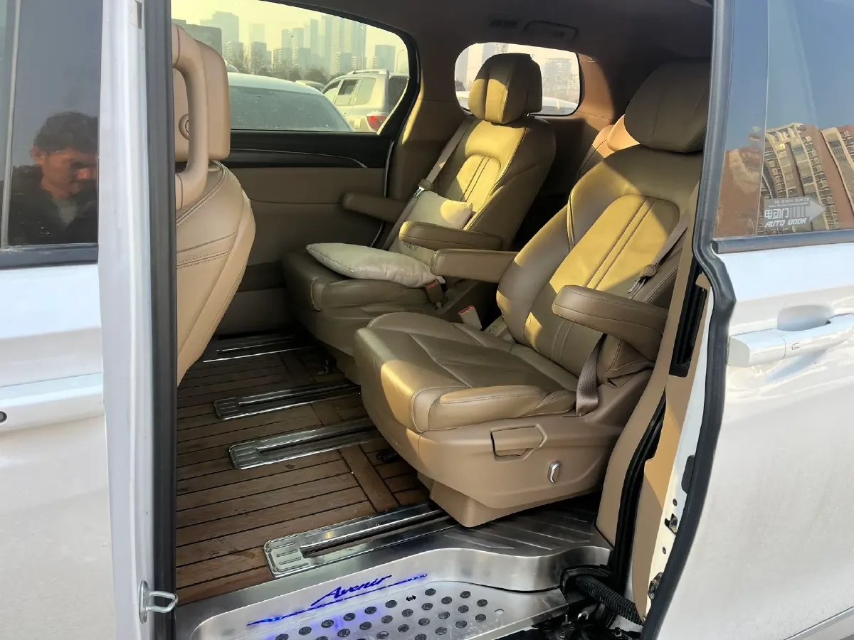 2021 Buick GL8 2.0T 237HP L4 9AT,autocango,china used car exporter,china ev exporter,chinese used car exporter,chinese used ev exporter