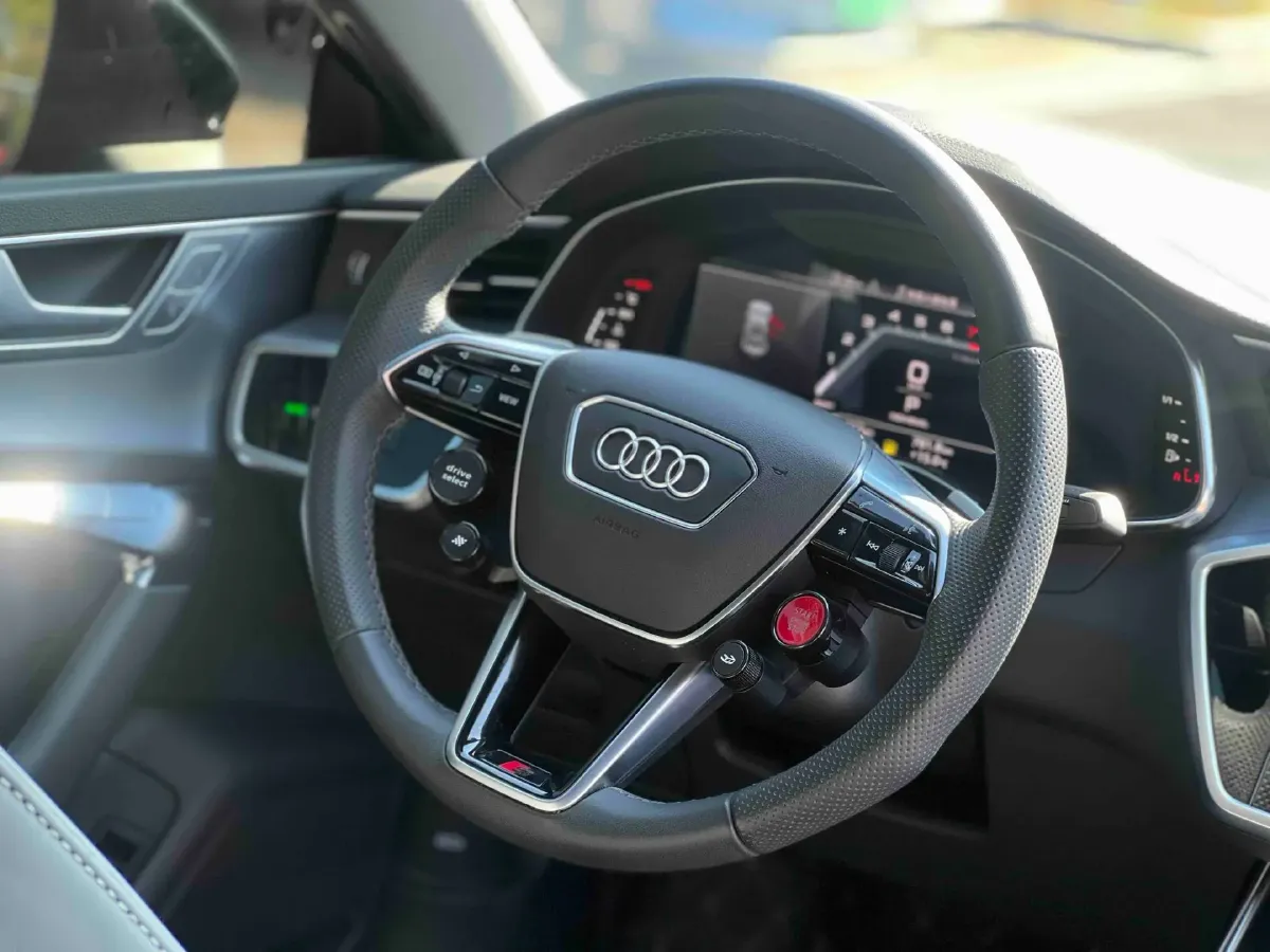 2024 Audi A7 2.0T 265HP L4 7DCT,autocango,china used car exporter,china ev exporter,chinese used car exporter,chinese used ev exporter