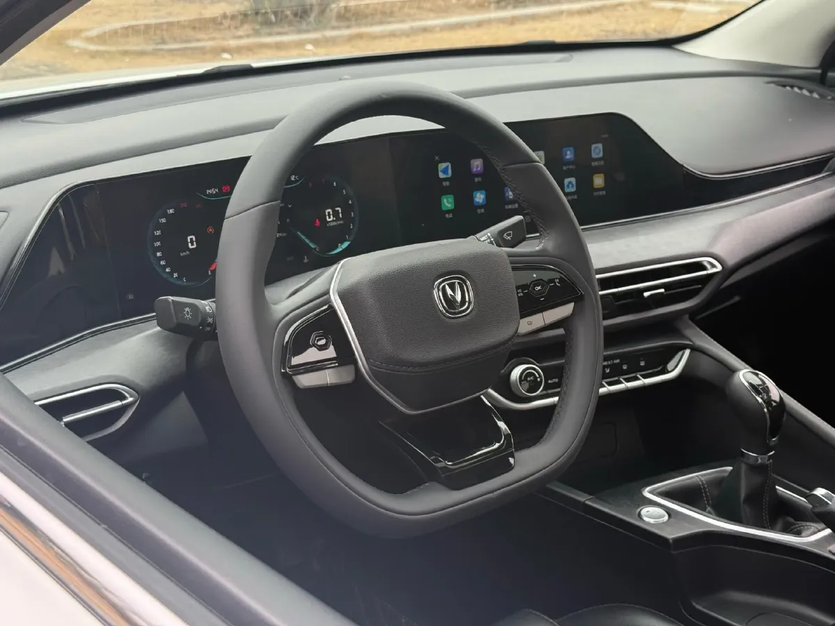 2022 ChangAn Eado 1.6L 128HP L4 5MT,autocango,china used car exporter,china ev exporter,chinese used car exporter,chinese used ev exporter