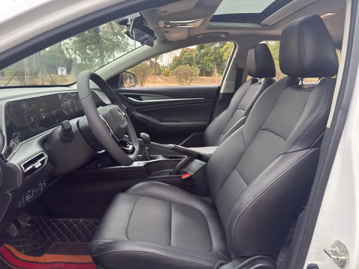 2022 ChangAn Eado 1.6L 128HP L4 5MT,autocango,china used car exporter,china ev exporter,chinese used car exporter,chinese used ev exporter