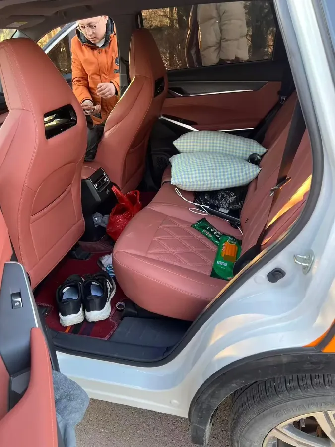 2023 ChangAn CS75 Plus 2.0T 233HP L4 8AT,autocango,china used car exporter,china ev exporter,chinese used car exporter,chinese used ev exporter