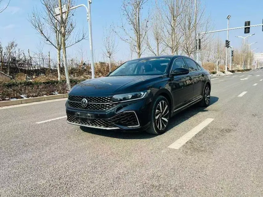 2023 Volkswagen Passat 2.0T 186HP L4 7DCT