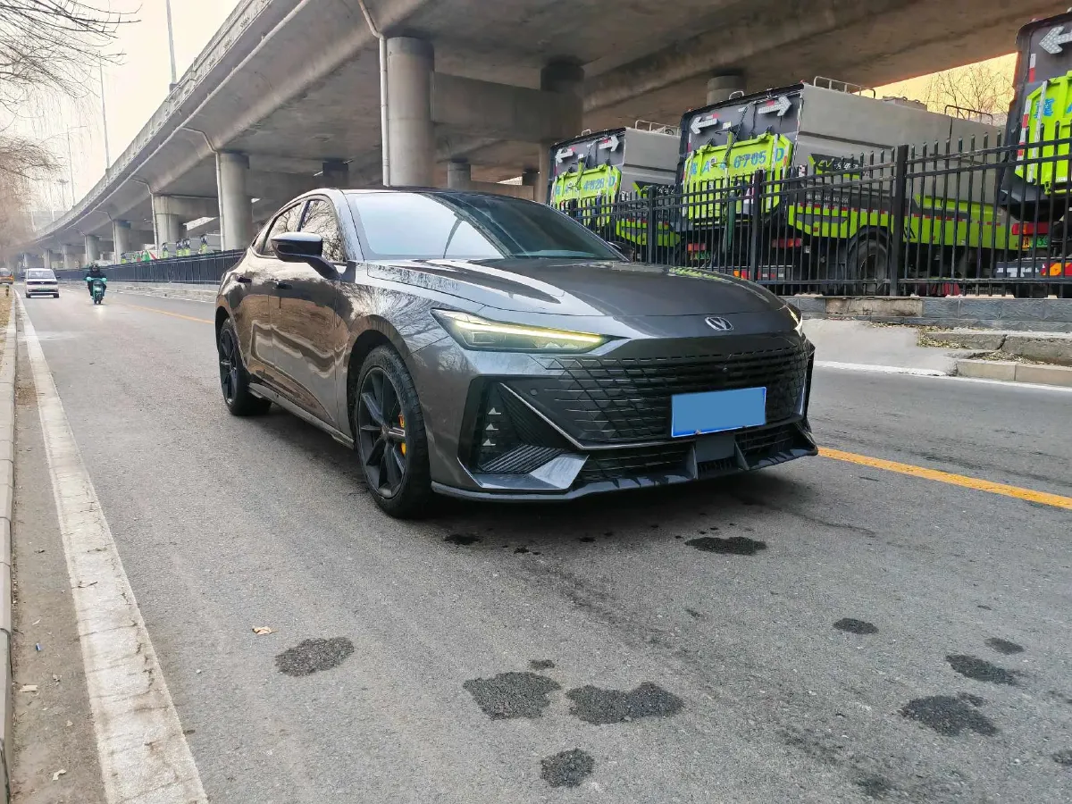 2023 ChangAn UNI-V 1.5T 188HP L4 7DCT,autocango,china used car exporter,china ev exporter,chinese used car exporter,chinese used ev exporter