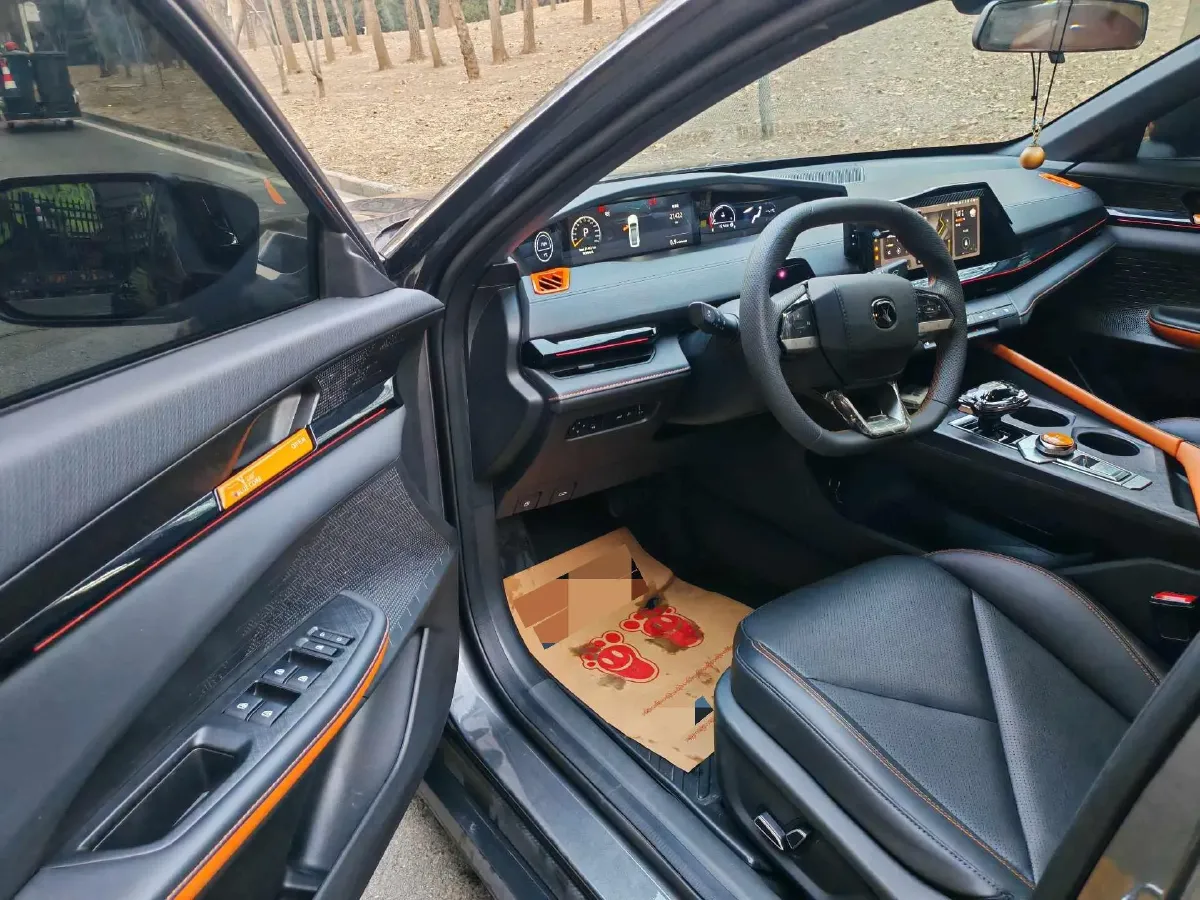 2023 ChangAn UNI-V 1.5T 188HP L4 7DCT,autocango,china used car exporter,china ev exporter,chinese used car exporter,chinese used ev exporter