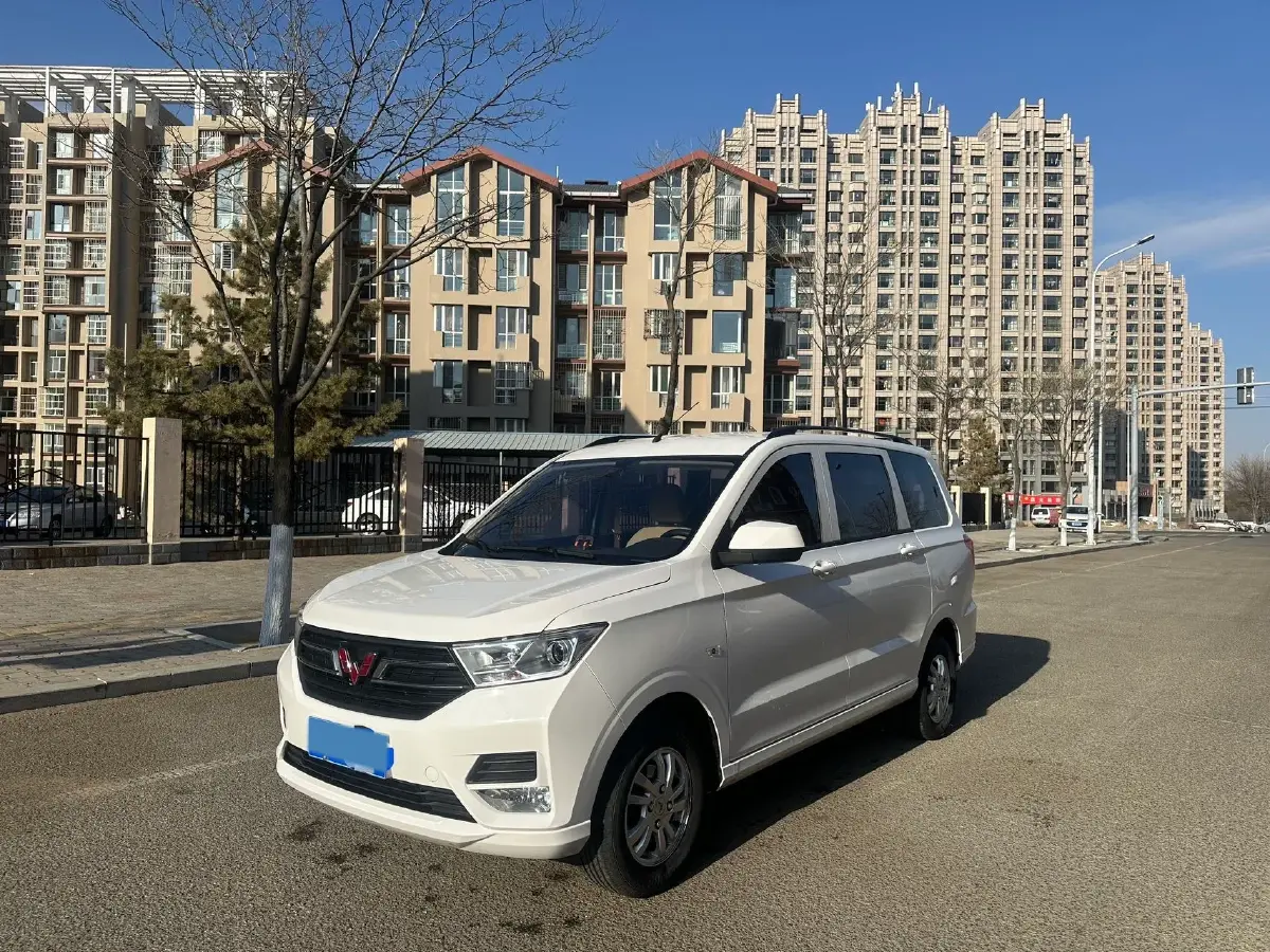 2021 WuLing HongGuang 1.5L 99HP L4 6MT