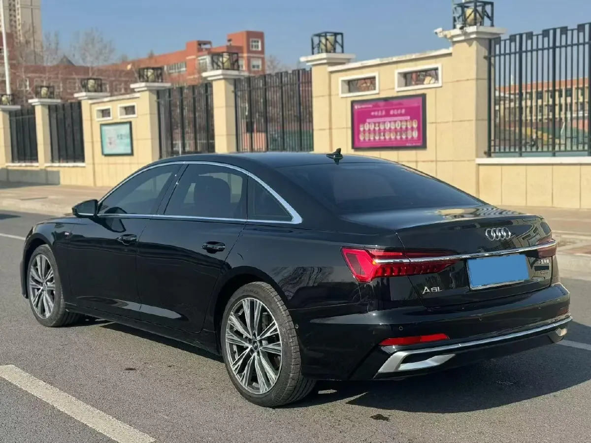 2025 Audi A6L 2.0T 245HP L4 7DCT,autocango,china used car exporter,china ev exporter,chinese used car exporter,chinese used ev exporter
