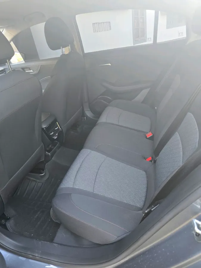 2023 Roewe i5 1.5L 129HP L4 5MT,autocango,china used car exporter,china ev exporter,chinese used car exporter,chinese used ev exporter