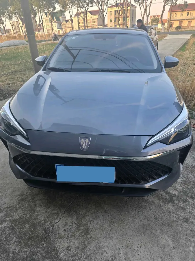 2023 Roewe i5 1.5L 129HP L4 5MT,autocango,china used car exporter,china ev exporter,chinese used car exporter,chinese used ev exporter