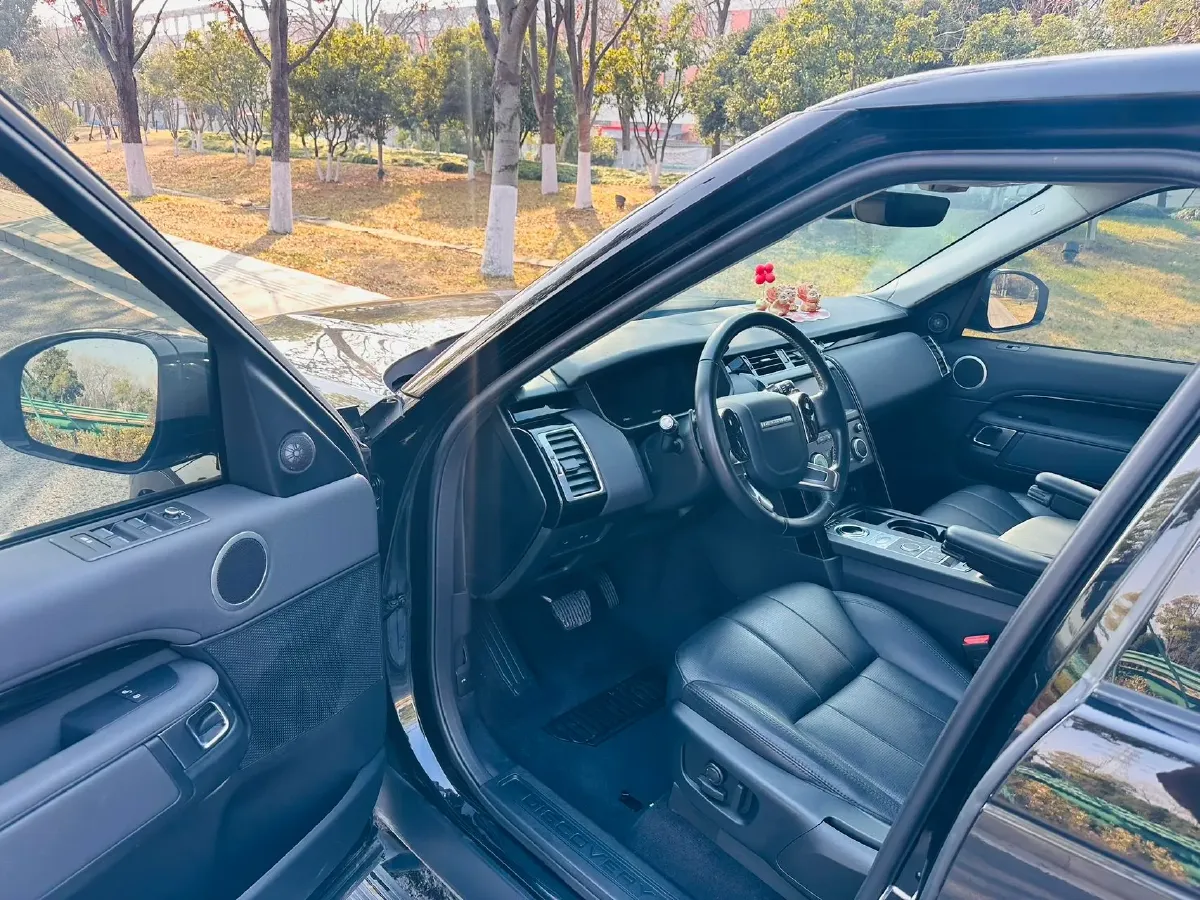 2020 Land Rover Discovery 3.0T 340HP V6 8AT,autocango,china used car exporter,china ev exporter,chinese used car exporter,chinese used ev exporter