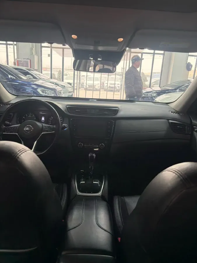 2020 Nissan X-Trail 2.0L 154HP L4 CVT,autocango,china used car exporter,china ev exporter,chinese used car exporter,chinese used ev exporter