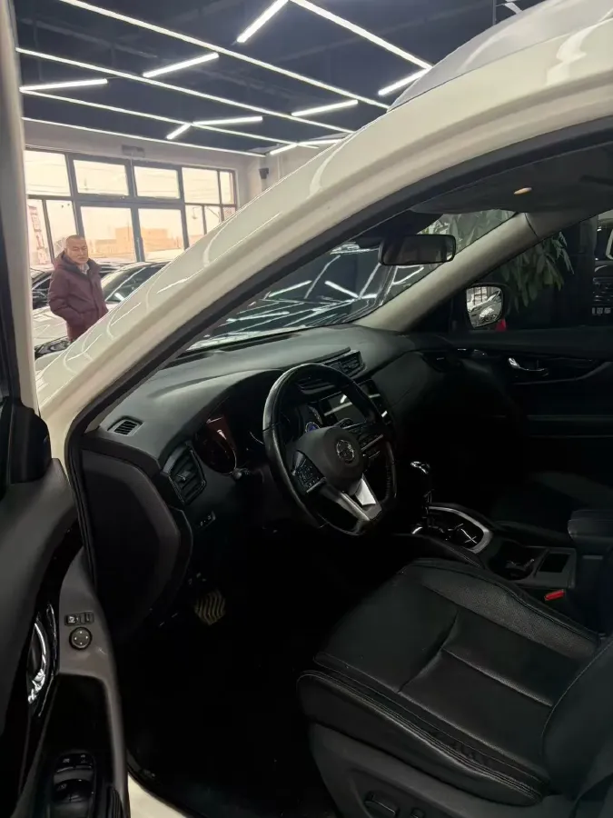 2020 Nissan X-Trail 2.0L 154HP L4 CVT,autocango,china used car exporter,china ev exporter,chinese used car exporter,chinese used ev exporter