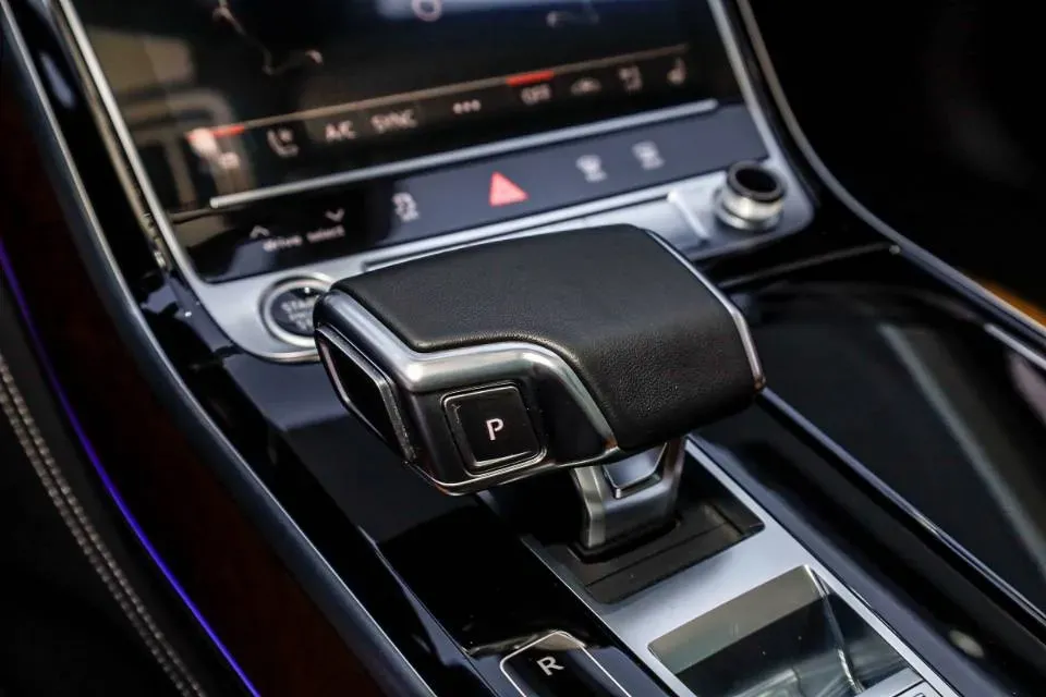 2023 Audi A8 3.0T 286HP V6 8AT,autocango,china used car exporter,china ev exporter,chinese used car exporter,chinese used ev exporter