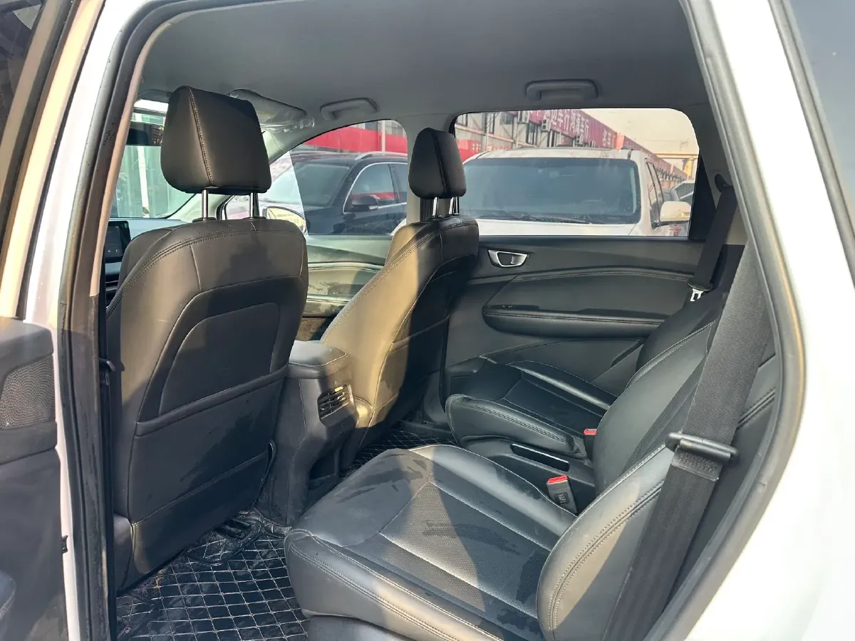 2022 WuLing JiaChen 1.5L 99HP L4 6MT,autocango,china used car exporter,china ev exporter,chinese used car exporter,chinese used ev exporter