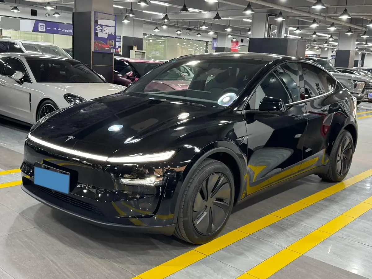 2026 Tesla Model Y BEV