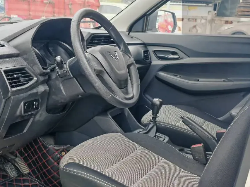 2019 WuLing HongGuang V 1.5L 105HP L4 5MT,autocango,china used car exporter,china ev exporter,chinese used car exporter,chinese used ev exporter