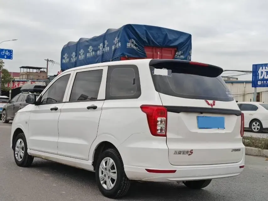 2019 WuLing HongGuang V 1.5L 105HP L4 5MT,autocango,china used car exporter,china ev exporter,chinese used car exporter,chinese used ev exporter