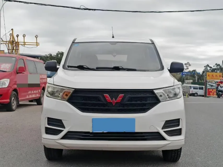 2019 WuLing HongGuang V 1.5L 105HP L4 5MT,autocango,china used car exporter,china ev exporter,chinese used car exporter,chinese used ev exporter