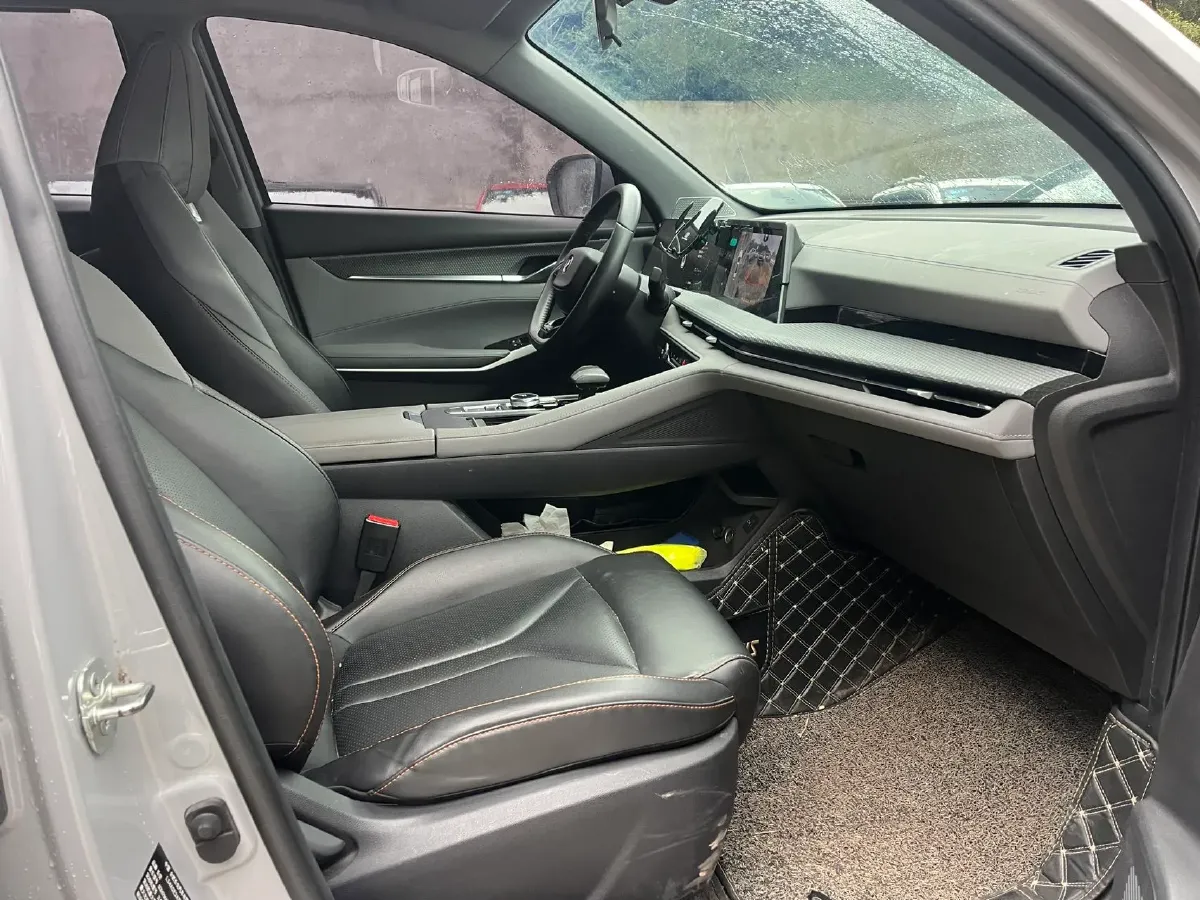 2022 ChangAn CS75 Plus 2.0T 233HP L4 8AT,autocango,china used car exporter,china ev exporter,chinese used car exporter,chinese used ev exporter