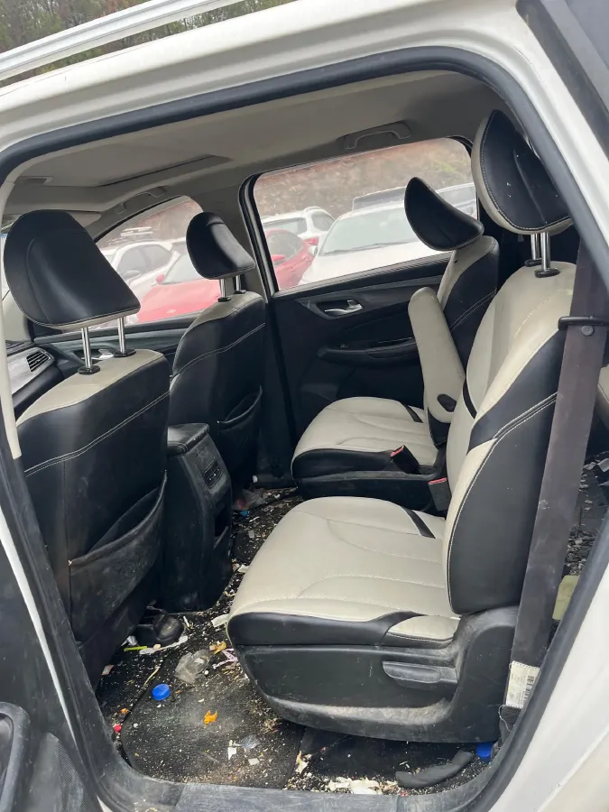 2018 BaoJun 530 1.5T 150HP L4 6MT,autocango,china used car exporter,china ev exporter,chinese used car exporter,chinese used ev exporter