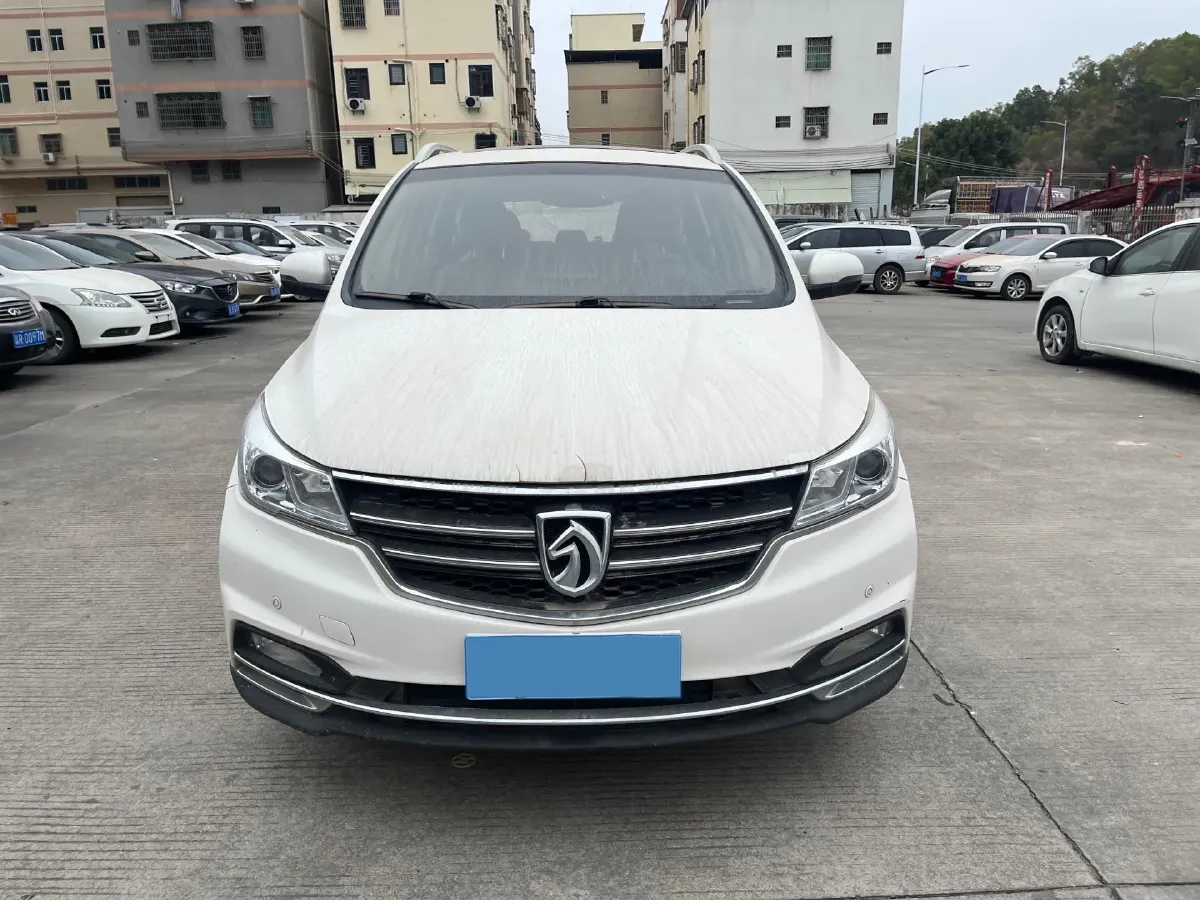 2018 BaoJun 530 1.5T 150HP L4 6MT,autocango,china used car exporter,china ev exporter,chinese used car exporter,chinese used ev exporter