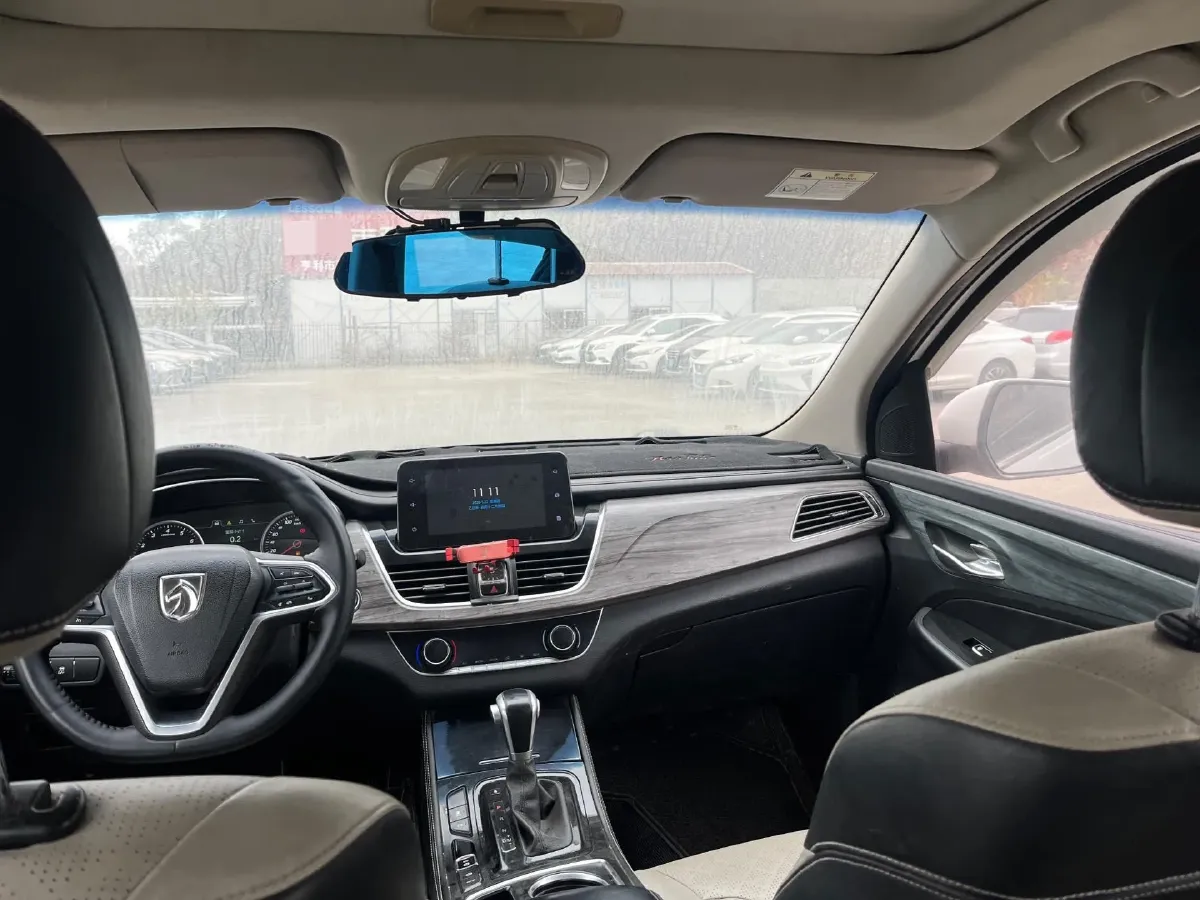 2018 BaoJun 530 1.5T 150HP L4 6MT,autocango,china used car exporter,china ev exporter,chinese used car exporter,chinese used ev exporter