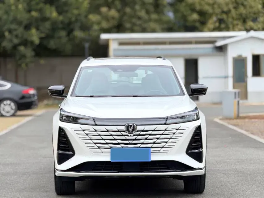 2024 ChangAn CS75 Plus 1.5T 188HP L4 8AT,autocango,china used car exporter,china ev exporter,chinese used car exporter,chinese used ev exporter