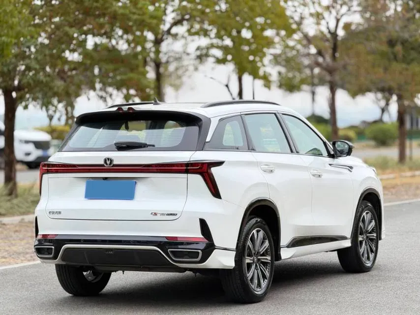 2024 ChangAn CS75 Plus 1.5T 188HP L4 8AT,autocango,china used car exporter,china ev exporter,chinese used car exporter,chinese used ev exporter