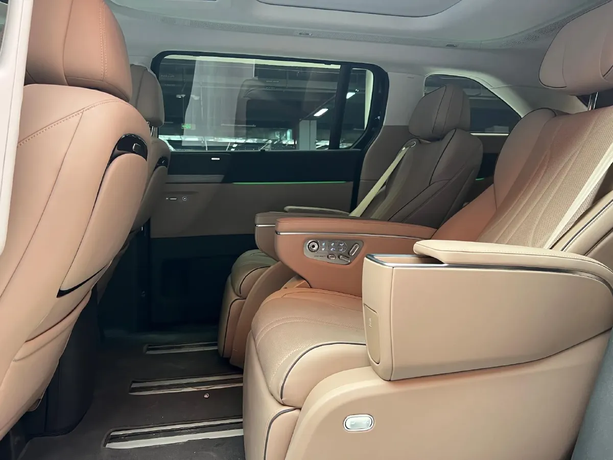 2025 Xpeng X9 BEV,autocango,china used car exporter,china ev exporter,chinese used car exporter,chinese used ev exporter