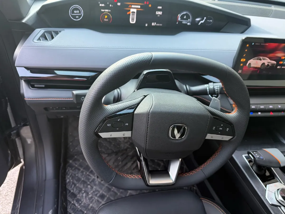 2022 ChangAn UNI-V 1.5T 188HP L4 7DCT,autocango,china used car exporter,china ev exporter,chinese used car exporter,chinese used ev exporter