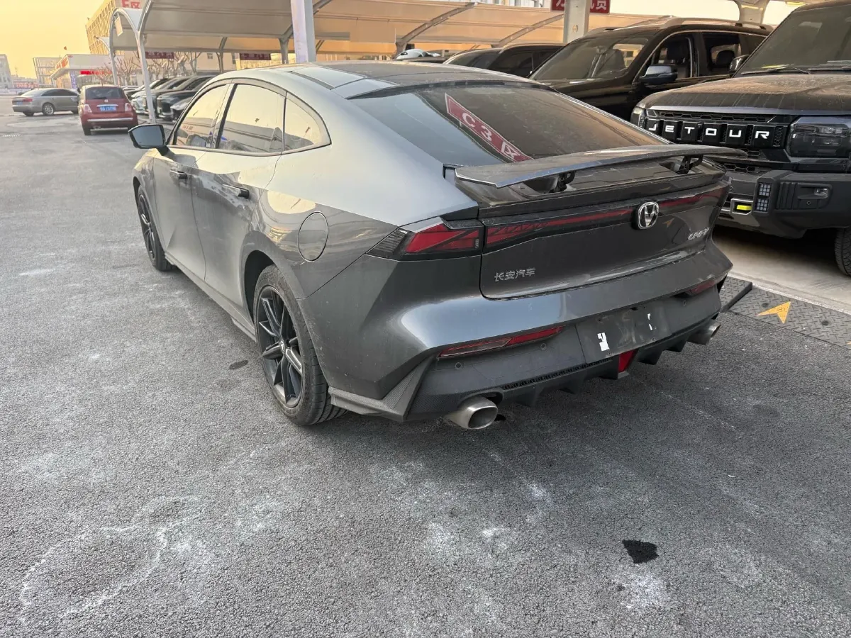 2022 ChangAn UNI-V 1.5T 188HP L4 7DCT,autocango,china used car exporter,china ev exporter,chinese used car exporter,chinese used ev exporter