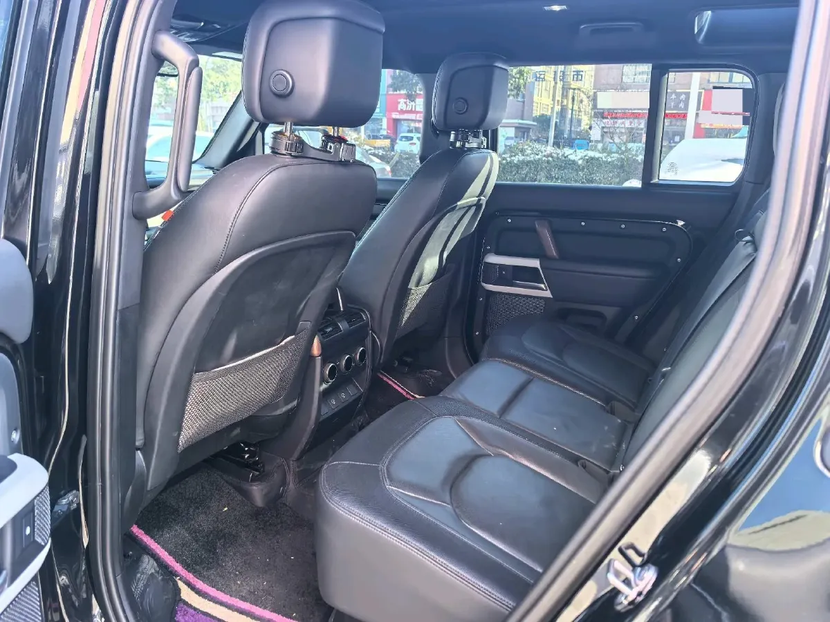2024 Land Rover Defender 3.0T 400HP L6 8AT,autocango,china used car exporter,china ev exporter,chinese used car exporter,chinese used ev exporter