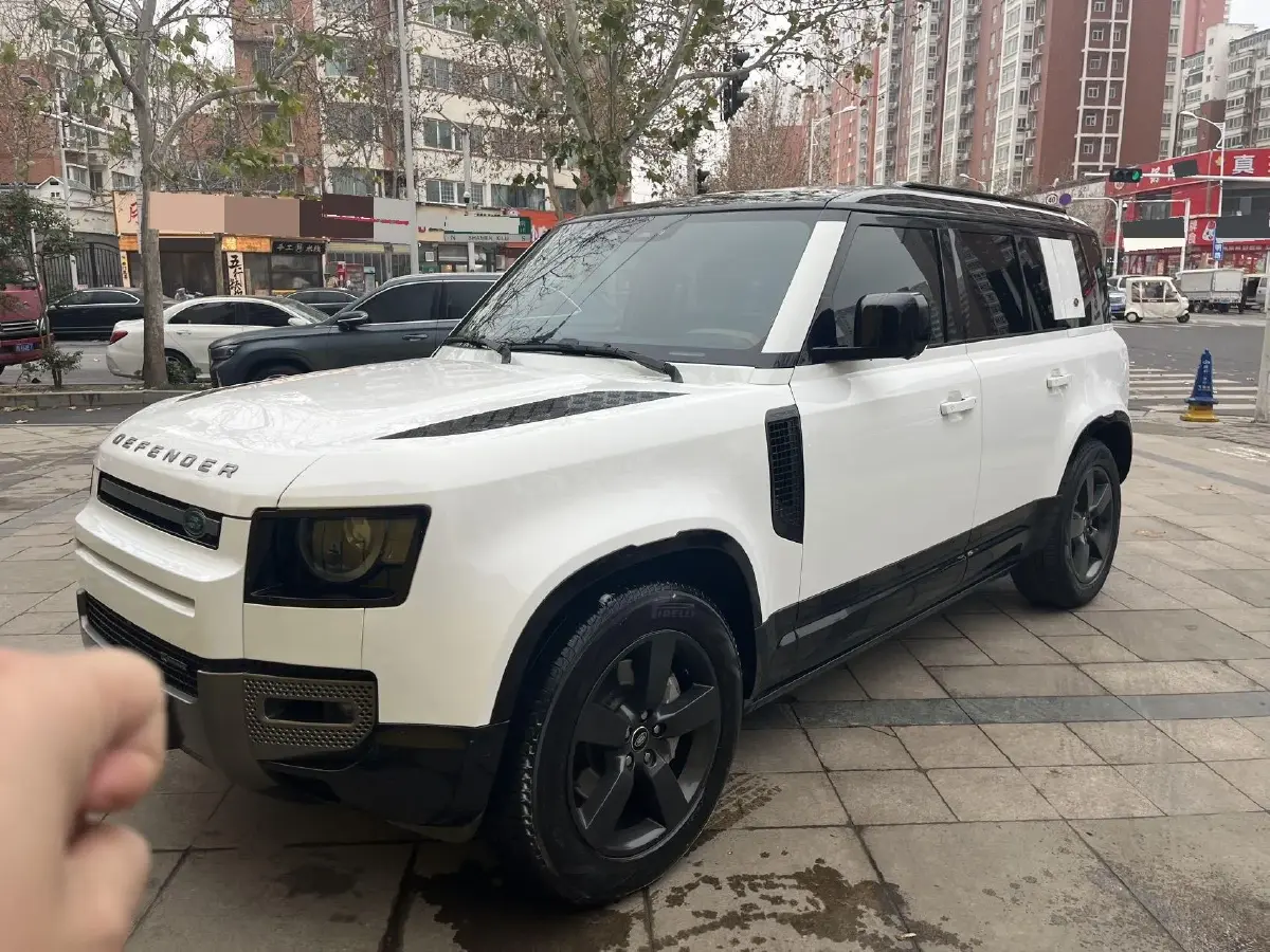 2023 Land Rover Defender 3.0T 400HP L6 8AT