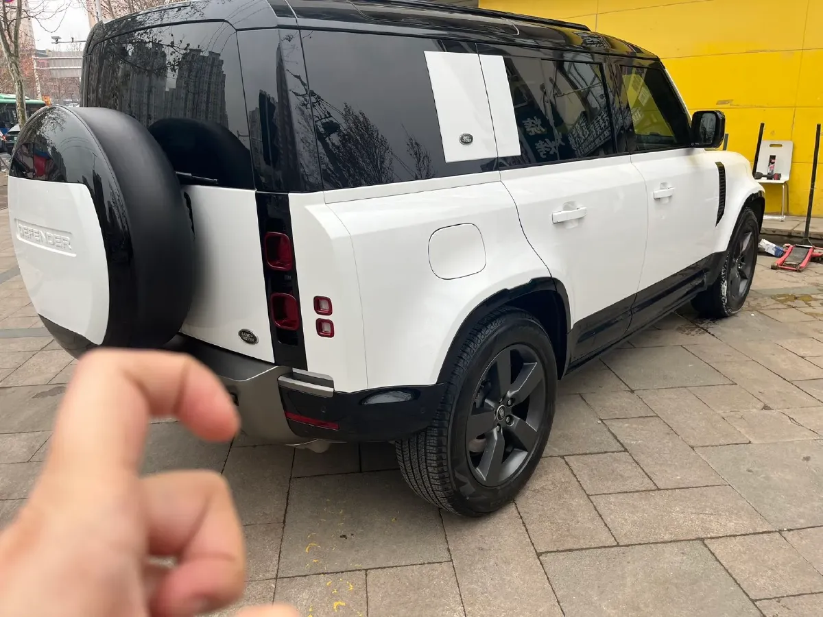 2023 Land Rover Defender 3.0T 400HP L6 8AT,autocango,china used car exporter,china ev exporter,chinese used car exporter,chinese used ev exporter