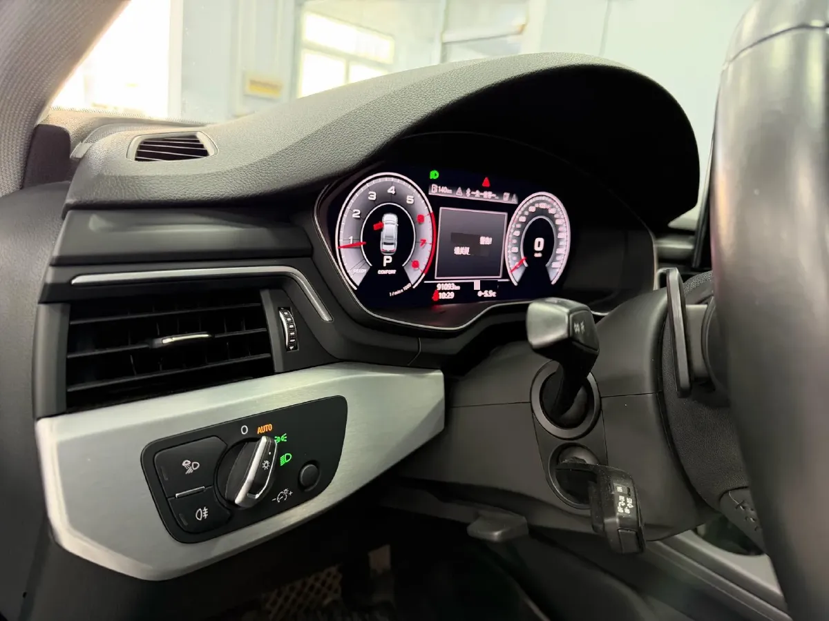 2020 Audi A4L 2.0T 150HP L4 7DCT,autocango,china used car exporter,china ev exporter,chinese used car exporter,chinese used ev exporter