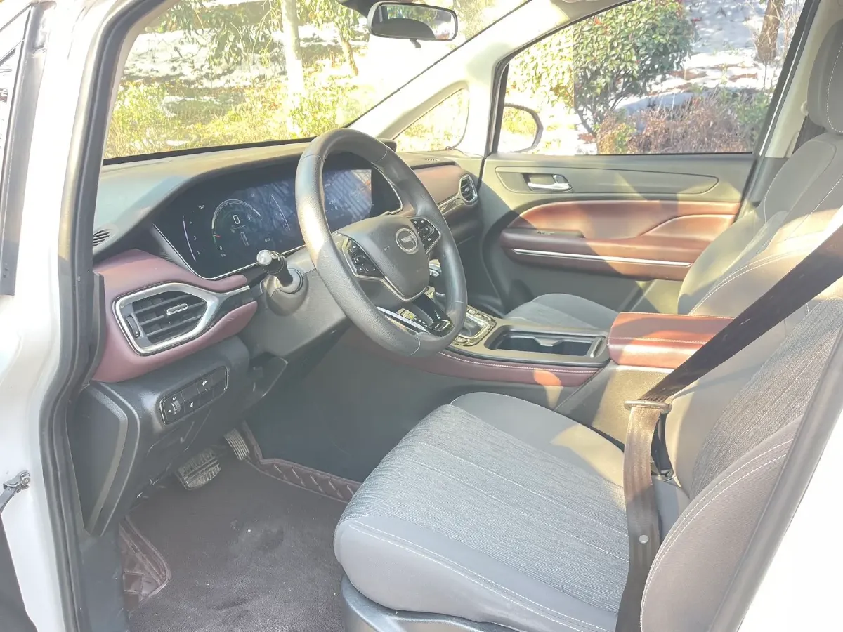 2021 GAC Trumpchi M6 1.5T 169HP L4 7DCT,autocango,china used car exporter,china ev exporter,chinese used car exporter,chinese used ev exporter