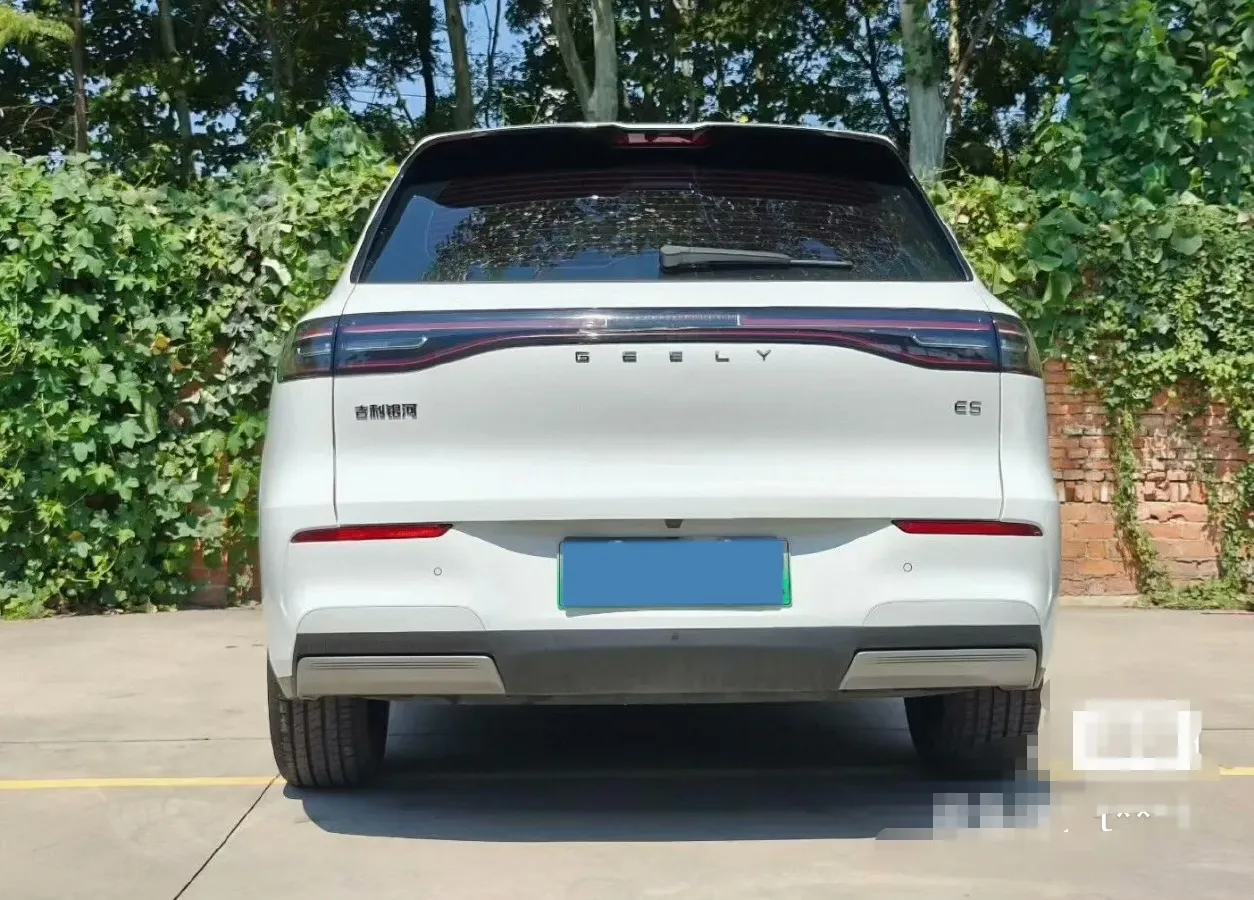 2024 Geely Emgrand L HiP 1.5T 181HP L4 3DHT PHEV 15.5KWH,autocango,china used car exporter,china ev exporter,chinese used car exporter,chinese used ev exporter