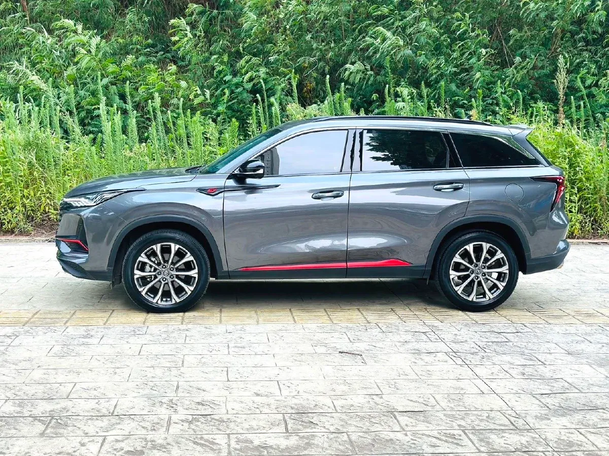 2022 ChangAn CS75 Plus 2.0T 233HP L4 8AT,autocango,china used car exporter,china ev exporter,chinese used car exporter,chinese used ev exporter