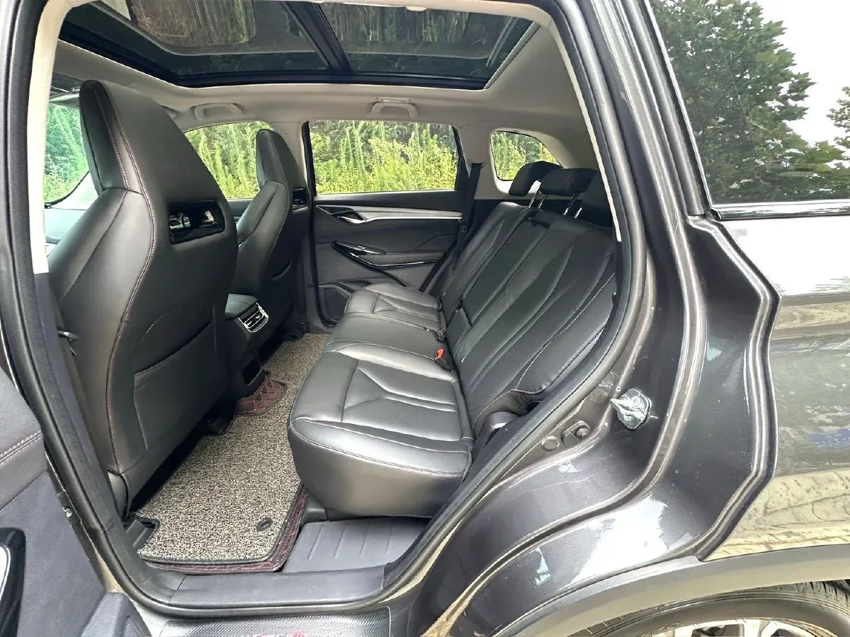 2022 ChangAn CS75 Plus 2.0T 233HP L4 8AT,autocango,china used car exporter,china ev exporter,chinese used car exporter,chinese used ev exporter