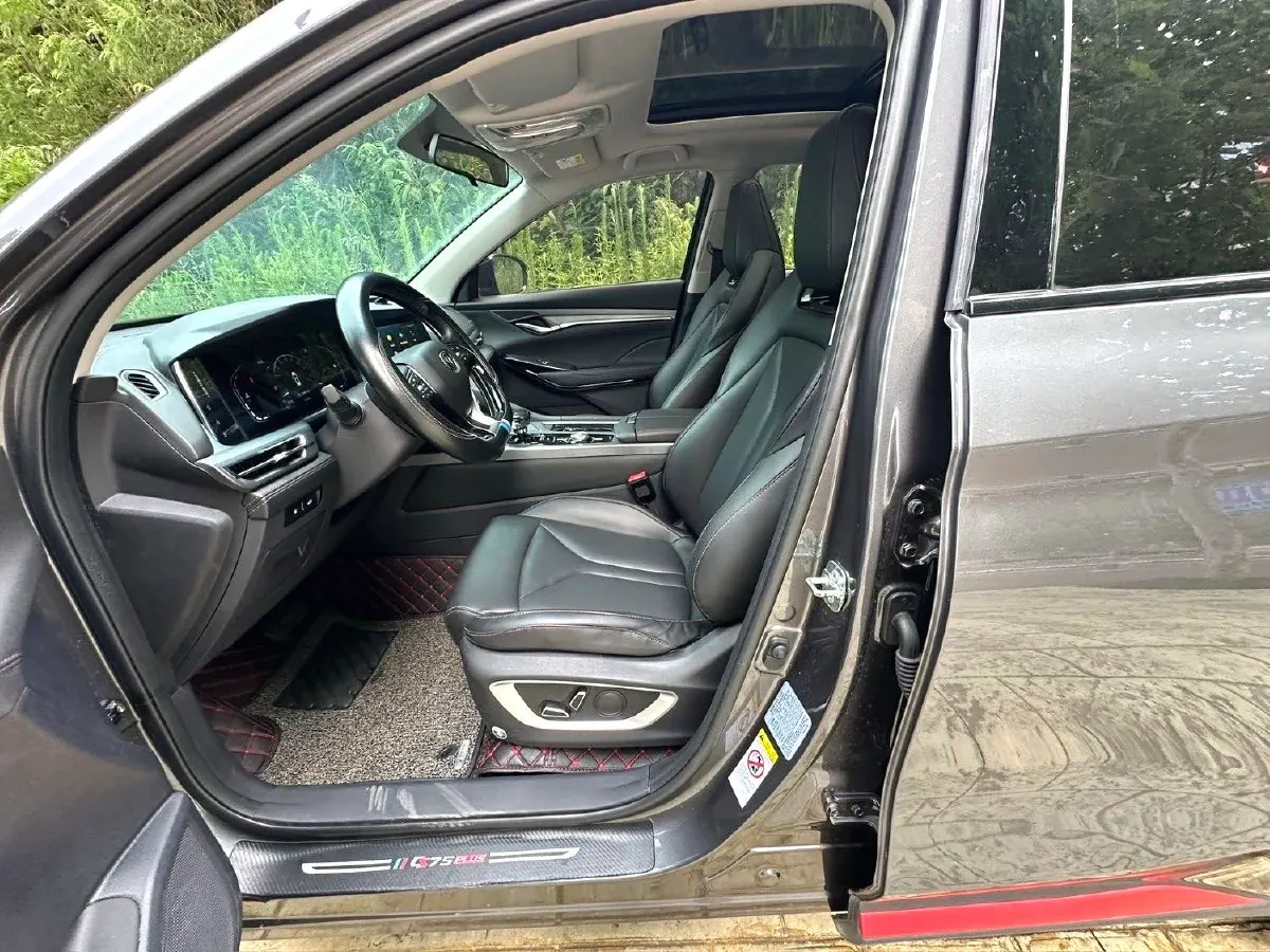 2022 ChangAn CS75 Plus 2.0T 233HP L4 8AT,autocango,china used car exporter,china ev exporter,chinese used car exporter,chinese used ev exporter