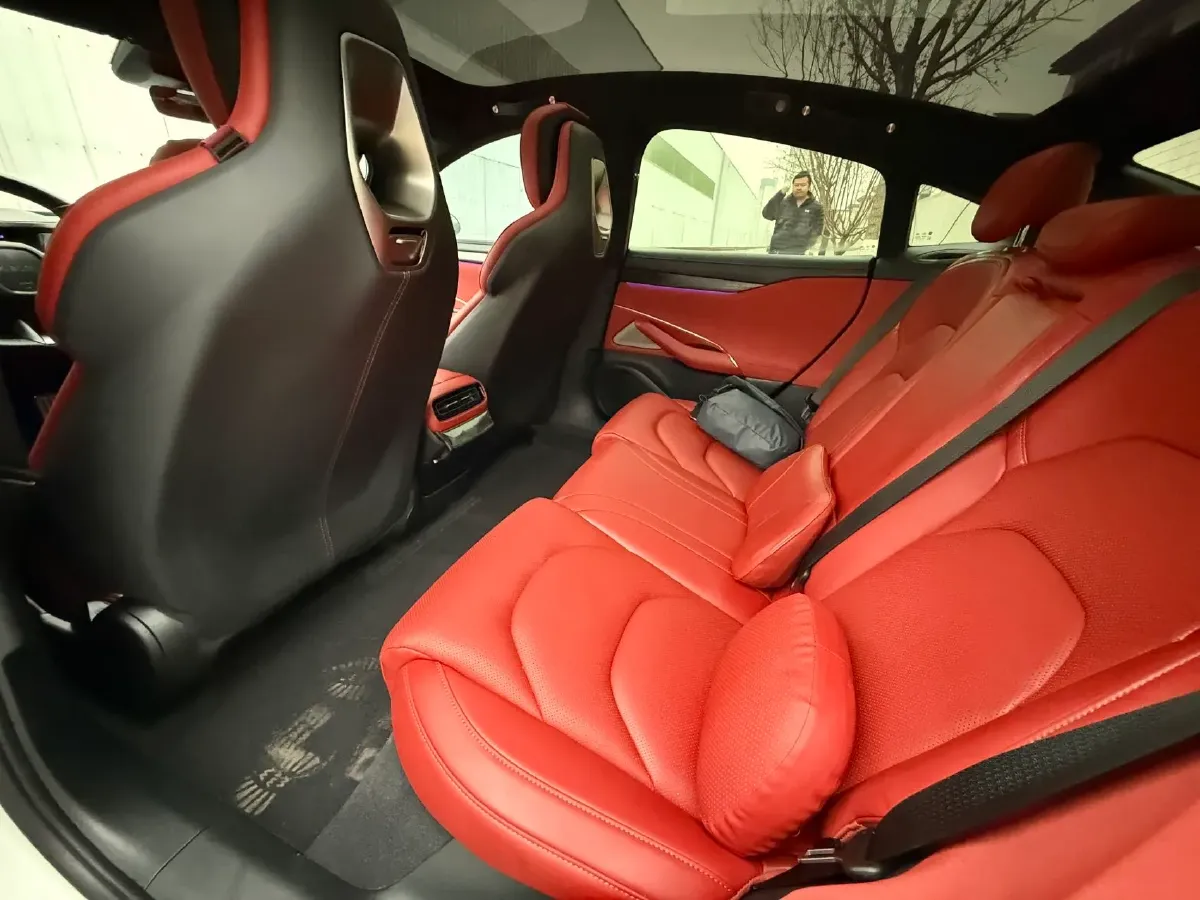 2024 MI SU7 BEV 101KWH,autocango,china used car exporter,china ev exporter,chinese used car exporter,chinese used ev exporter