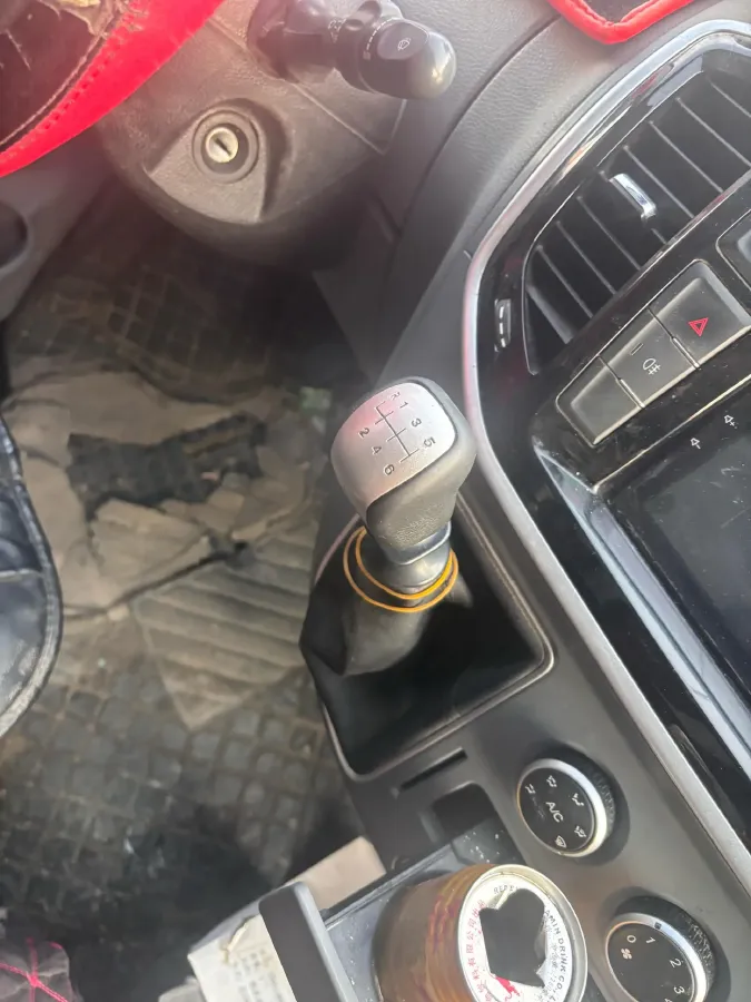 2021 MAXUS XinTu V80 2.0T 139HP L4 6MT,autocango,china used car exporter,china ev exporter,chinese used car exporter,chinese used ev exporter