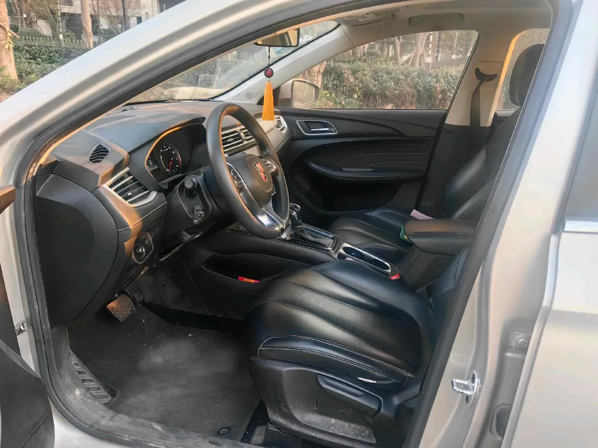 2019 Roewe i5 1.5L 120HP L4 CVT,autocango,china used car exporter,china ev exporter,chinese used car exporter,chinese used ev exporter